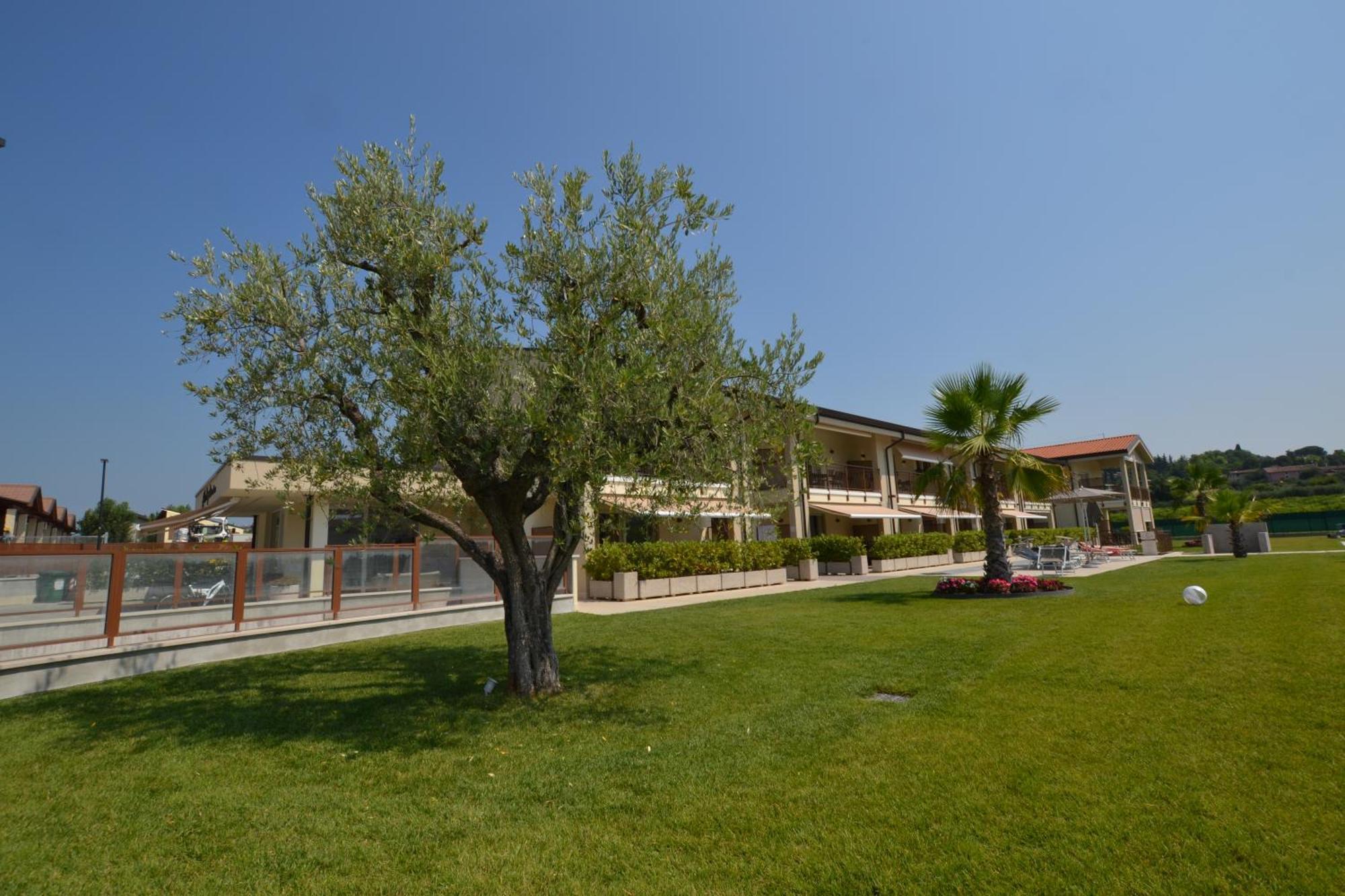 Residence La Magnolia - Aparments Lazise Exterior photo